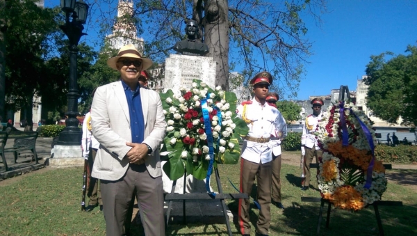 FODEARTE participa en ofrendas florales en Cuba