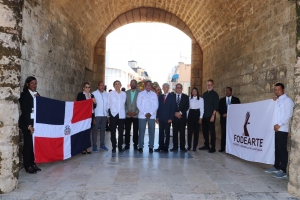 FODEARTE DEPOSITA OFRENDA FLORAL EN EL ALTAR DE LA PATRIA CON MOTIVO A LA CELEBRACIÓN DEL “DÍA DEL ARTESANO DOMINICANO”