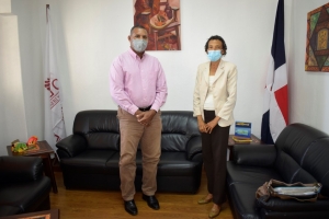 DIRECTOR GENERAL DE FODEARTE RECIBE VISITA DE CORTESÍA DE LA DISEÑADORA ERMELINDA PEÑA