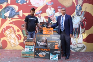 FODEARTE REALIZA ENTREGA DE HERRAMIENTA AL ARTESANO WANDY VALDEZ CASILLA