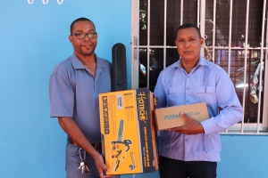 FODEARTE REALIZA ENTREGA DE HERRAMIENTAS AL ARTESANO PEDRO CASTRO